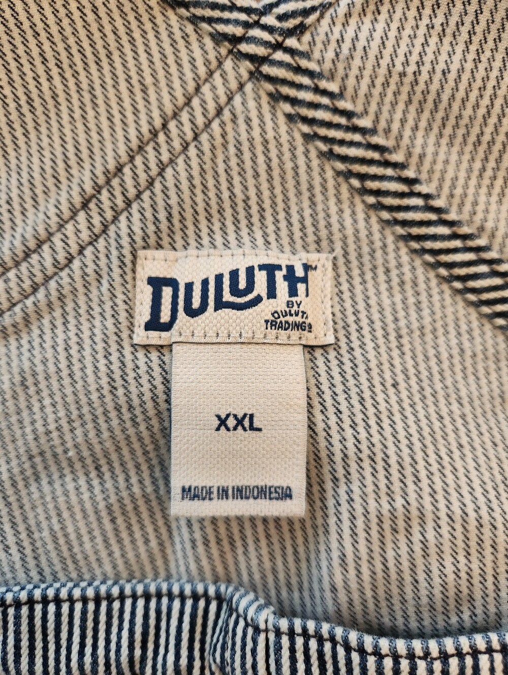 Duluth Trading Company Women's Plus Heirloom Gardening 7" Short Overalls - Picture 3 of 4